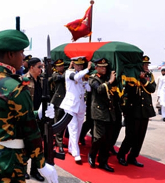 বনানী কবরস্থানে রাষ্ট্রীয় মর্যাদায় সমাহিত হলেন প্রয়াত রাষ্ট্রপতি জিল্লুর রহমান