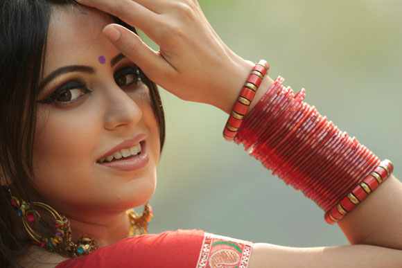 চুড়ি-দুলে পূর্ণ সাজ ১৪২০ বৈশাখ