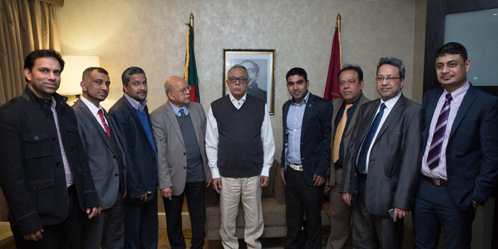 রাষ্ট্রপতির সাথে লন্ডনে কমিউনিটি নেতৃবৃন্দের মতবিনিময় ও স্মারকলিপি প্রদান