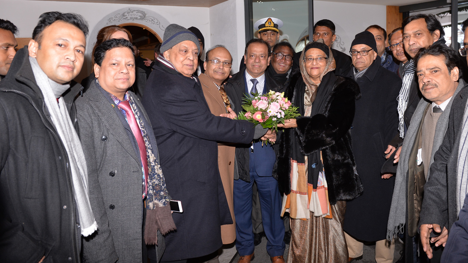প্রবাসী বাংলাদেশীরা প্রধানমন্ত্রীকে অভিনন্দন জানিয়েছেন